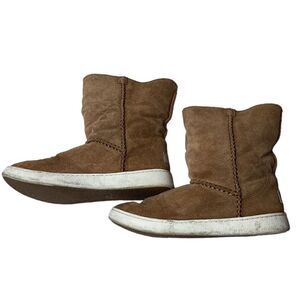 UGG Australia Mika Sheepskin Classic Sneaker Boots. Size 8.